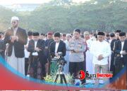 Kapolrestabes Makassar Sholat Idul Adha Bersama Ribuan Warga di Lapangan Karebosi