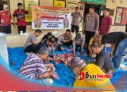 Polsek Manggala Potong Dua Ekor Sapi Kurban, Daging Dibagikan kepada Warga